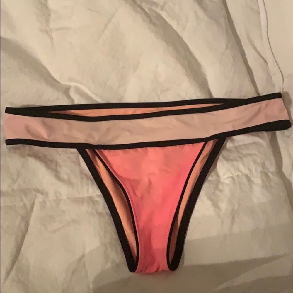 Victoria’s Secret Itsy cheeky bikini bottoms med